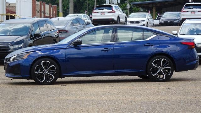 2024 Nissan Altima 2.5 SR in Blue — front three-quarter view