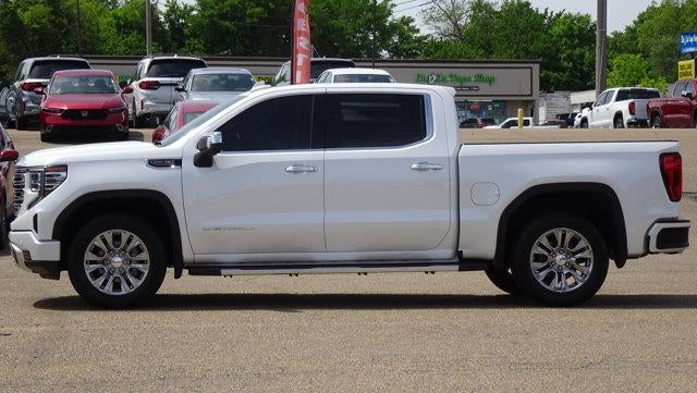 2022 GMC Sierra 1500 Denali in White Frost Tricoat — front three-quarter view